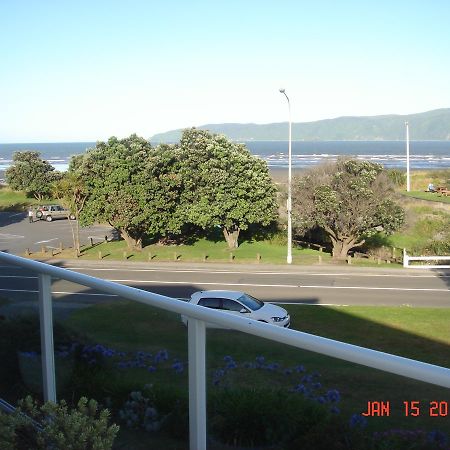 Seascape Bed & Breakfast Paraparaumu Bagian luar foto