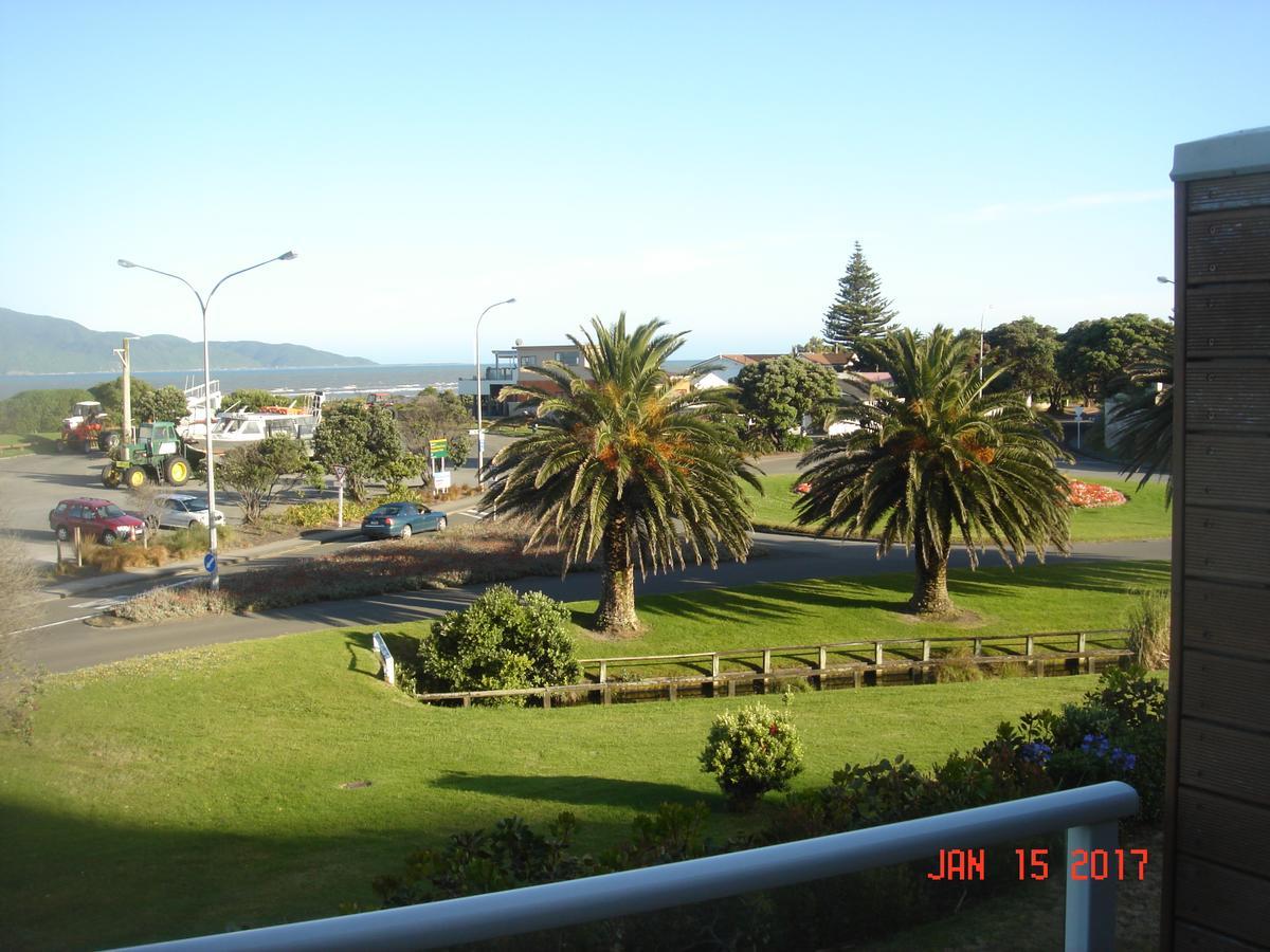 Seascape Bed & Breakfast Paraparaumu Bagian luar foto
