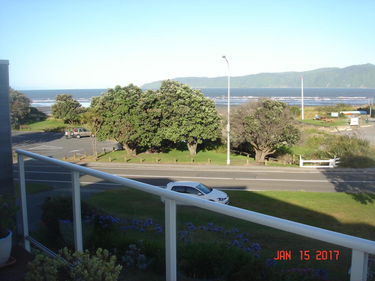 Seascape Bed & Breakfast Paraparaumu Bagian luar foto