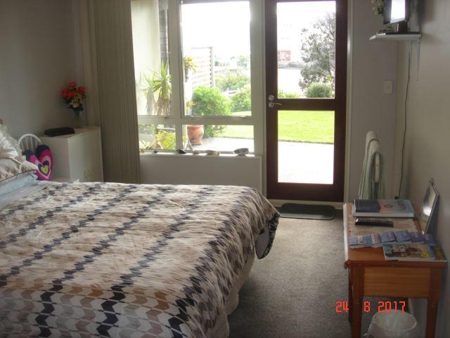 Seascape Bed & Breakfast Paraparaumu Bagian luar foto